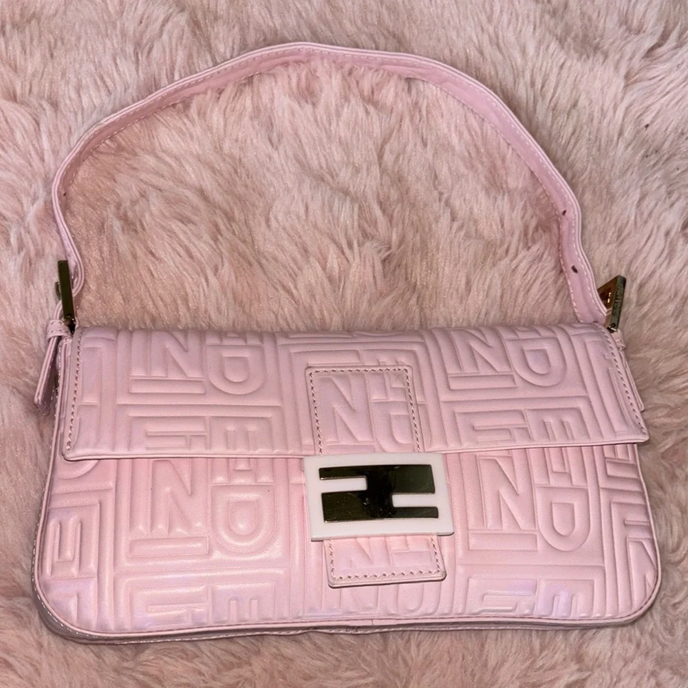 Fendi Logo Embossed Nappa Pink Leather Baguette - Picture 1 of 17